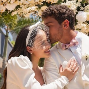Larissa Manoela e André Luiz Frambach ficaram juntos por curto tempo em 2021, voltaram a namorar em 2022 e se casaram em 2023