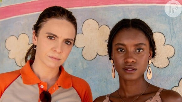 Mara (Renata Gaspar) e Menah (Camilla Damião) são o único casal lésbico de 'Terra e Paixão'