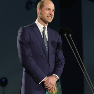 Príncipe William iniciou o dia com outros homens da monarquia na sala de jantar do Palácio