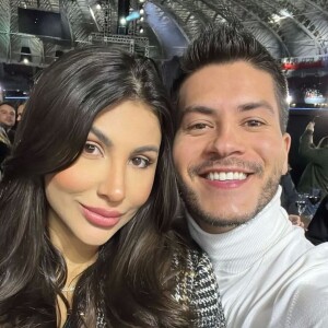 Arthur Aguiar e Jheny Santucci estão juntos de novo