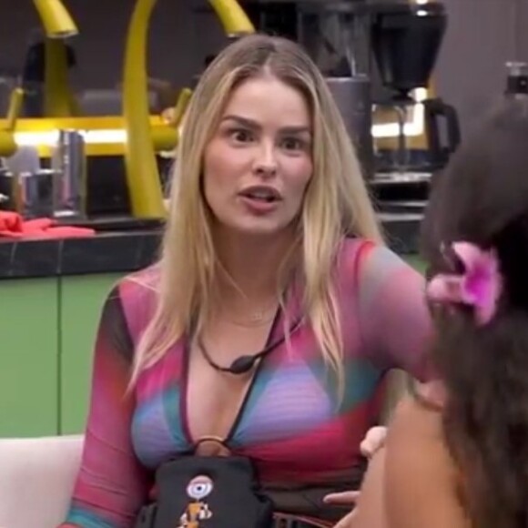 Yasmin Brunet disse que Vanessa Lopes estava passando mão na cabeça de macho escroto