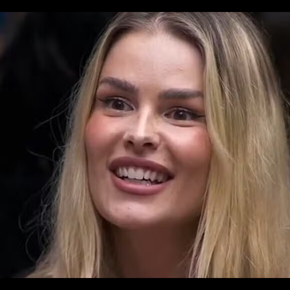 Yasmin Brunet no 'BBB 24': 'Eu voltei a ter compulsão alimentar. Olha o tanto que eu tô comendo, descontroladamente. Tô passando mal, me sentindo horrível depois'