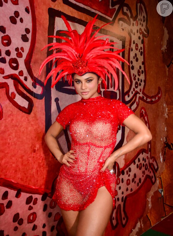 Carnaval 2024 do Rio: Mileide Mihaile apostou em look vermelho com transparência
