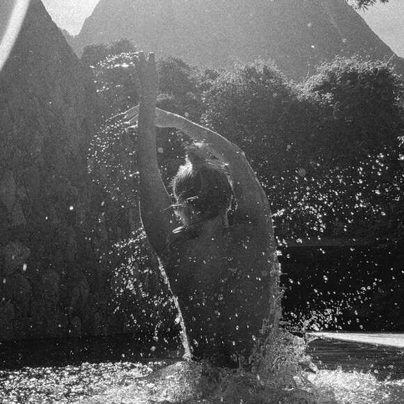 Carolina Dieckmann compartilhou fotos de um dia de muito calor e água fresca no Rio de Janeiro