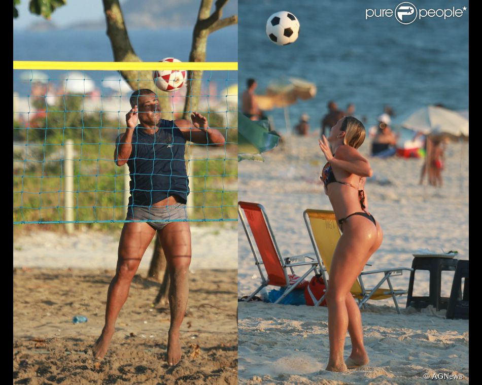 Romário e a namorada, Dixie Pratt, passaram a tarde na praia da Barra da Tijuca nesta segunda-feira, 19 de janeiro de 2015