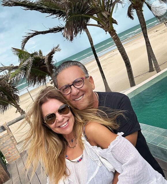 Desirée Soares e Galvão Bueno estão casados há mais de 23 anos e colecionam momentos de amor nas redes sociais