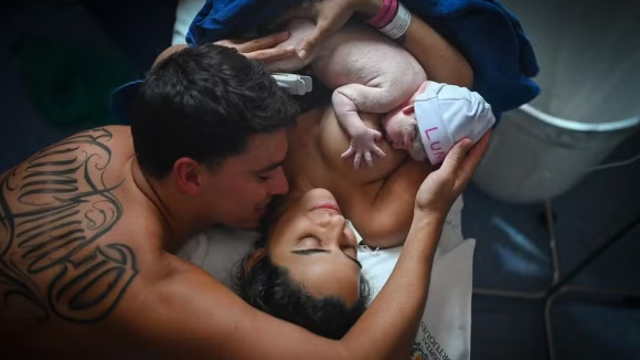 Filha de Mirella Santos nasceu: fotos inéditas do parto, primeiro banho de Luna e tudo sobre o nascimento!