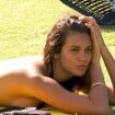 'BBB 24': Alane faz topless ao pegar sol na piscina e corpo da dançarina é elogiado na web. 'Beleza natural'