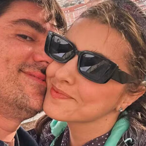 Ex-mulher de Marcelo Adnet sofre com separação e pede vaga de emprego em programa de TV