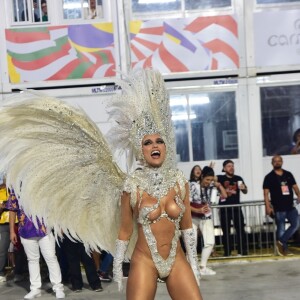 Carnaval 2024: Rafa Kalimann fez sua estreia como musa no desfile da Imperatriz em 12 de fevereiro de 2024