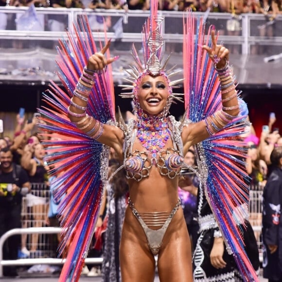 Sabrina Sato vai desfilar no Rio de Janeiro e em São Paulo na mesma noite pelo Desfile das Campeãs