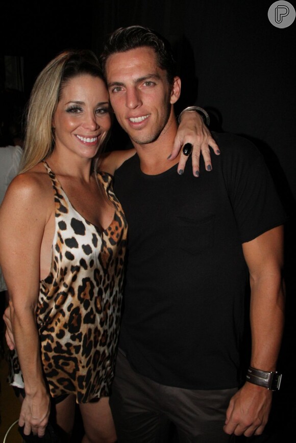 Danielle Winits namora o jogador Amaury Nunes