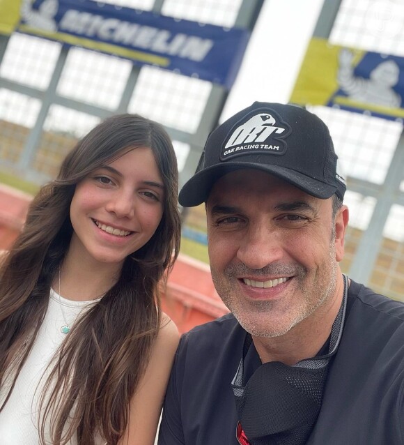 Edu Guedes fez um post em seu perfil do Instagram para parabenizar a filha por concluir um intercâmbio