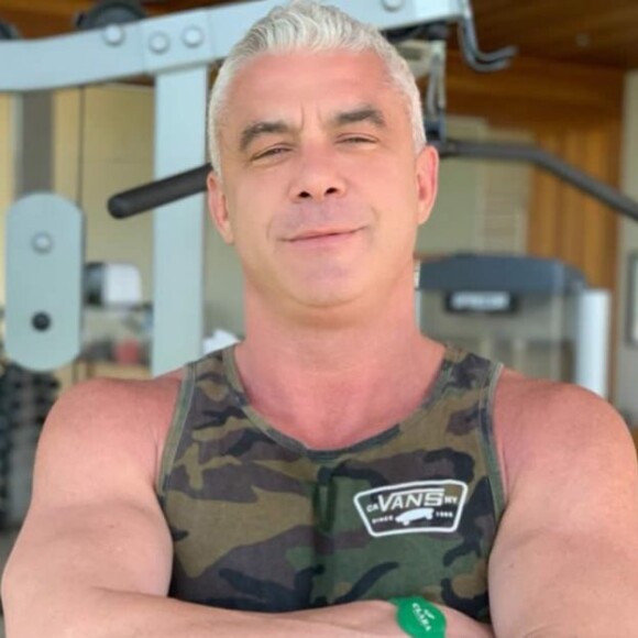 Alexandre Correa afirma que fez uma dívida pessoal de mais de R$ 500 mil para conseguir se sustentar