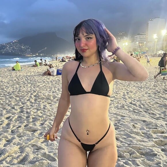 Belle Belinha não dispensa fotos ousadas em biquínis nas suas redes sociais