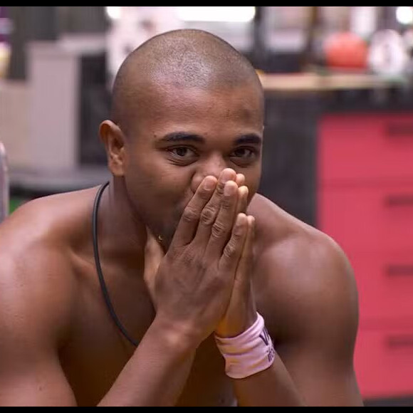 'BBB 24': Davi não reconheceu Deborah Secco e causou polêmica ao dizer que achava que era uma participante internacional