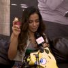 Anitta mostra perfume usada no dia a dia: 'Dou um retoque'