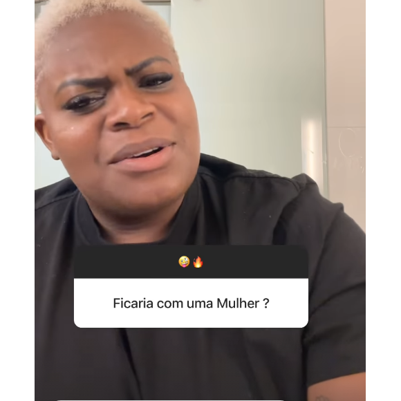 Surpresa com o questionamento, Jojo Todynho negou que ficaria com mulheres e deu uma reposta polêmica