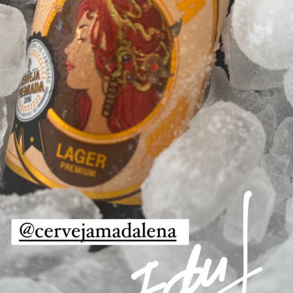 Edu Guedes postou uma imagem da garrafa da mesma cerveja, também envolta em gelo, indicando que estava no mesmo recinto que a apresentadora