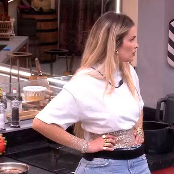 Body transparente com strass de Yasmin Brunet no 'BBB 24' viraliza na web