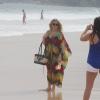 Fergie posa para foto na praia de Ipanema, no Rio