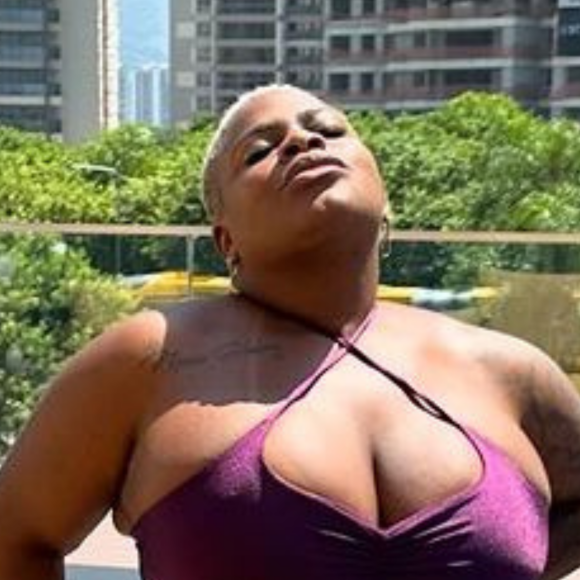 Com quase 50 kg a menos, Jojo Todynho exibe cintura finíssima em look fitness e recebe elogios: 'Que gata'