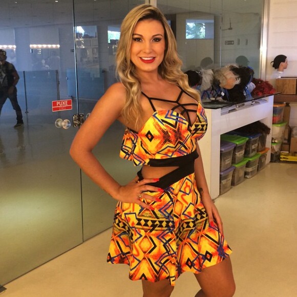 Andressa Urach não tem medo de cirurgias plásticas e já passou por 17 procedimentos