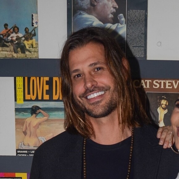 Wanessa Camargo e Dado Dolabella ainda estão juntos? O colunista Erlan Bastos, do portal Em OFF, afirma que a cantora mentiu na entrevista