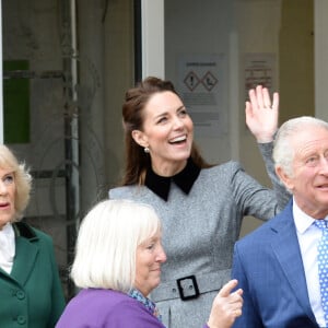 Kate Middleton e Rei Charles III optaram por não revelar o tipo de câncer ao público