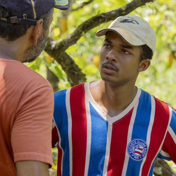 Em 'Renascer ', João Pedro (Juan Paiva ) aceitará as desculpas de José Inocêncio (Marcos Palmeira ) por ter sido chamado de ladrão. A cena irá ao ar nos próximos capítulos. 