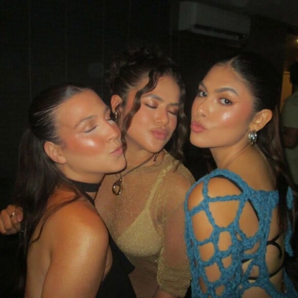 Publicação mais recente de Maisa Silva mostra atriz curtindo uma festa com as amigas