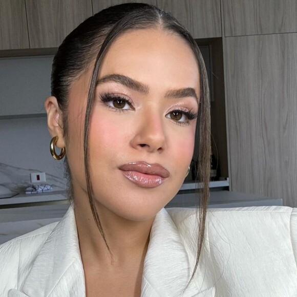 Maisa Silva ganhou muitos elogios na internet, e também deixou fãs chocados com seu look transparente