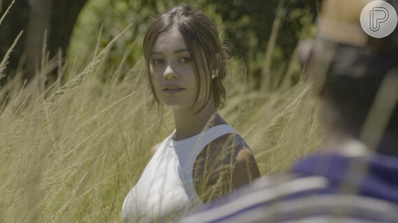 Em Renascer', clima entre Eliana (Sophie Charlotte) e Damião (Xamã) esquenta durante passeio pela fazenda