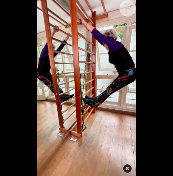 Ana Maria Braga exibiu elasticidade em vídeo no qual fez alongamentos: 'Eu não dispenso os meus alongamentos e exercícios aeróbicos, isso me ajuda muito a ter fôlego para o dia a dia corrido'