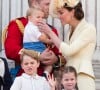 Kate Middleton e príncipe William não querem vestir Charlotte de forma ignorante, por isso, até então, ambos segurem morando no Rio