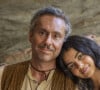 Seu Tico Leonel (Alexandre Nero) e Quinota (Larissa Bocchino) são pai e filha na novela No Rancho Fundo