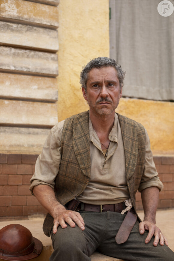 Alexandre Nero pediu para a Globo trocar seu papel na novela 'No Rancho Fundo'. O ator faria o vilão da história.