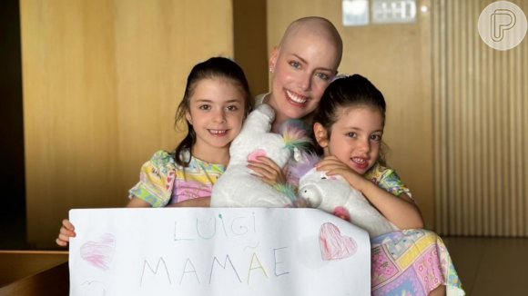 Fabiana Justus comemora alta do hospital após transplante de medula óssea