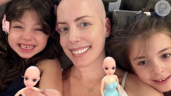 Tratando câncer, Fabiana Justus abraça filhas e marido em nova foto após receber alta do hospital