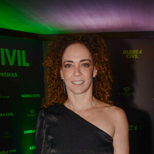 Laila Garin foi outra famosa a prestigir o lançamento do filme 'Guera Civil'