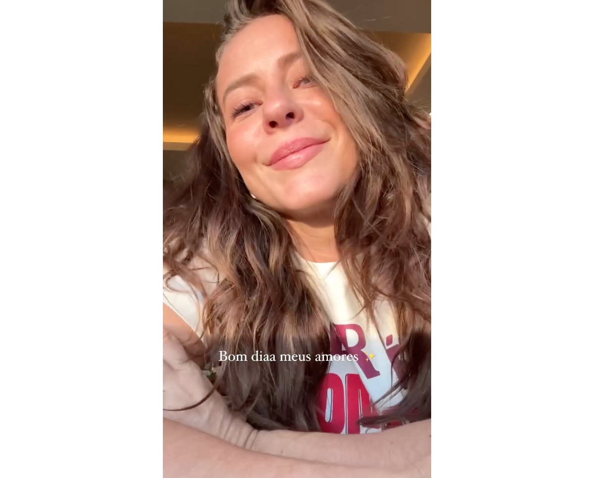 Foto: Paolla Oliveira compartilhou um vídeo sem maquiagem nas redes sociais  nesta quinta-feira (18) - Purepeople