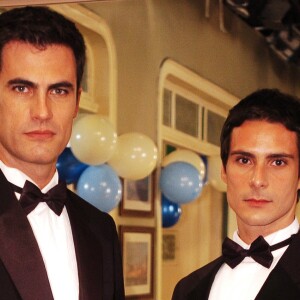 Tiago (Sergio Abreu) e Rodrigo (Carlos Casagrande) são um casal homoafetivo na novela Paraíso Tropical