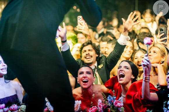 Na noite de sábado, (20) Cesca Civita e Victor Iglesias se casaram, na Espanha. A celebração religiosa aconteceu na histórica Catedral de Sevilha, seguido de festa na Hacienda Soledad.