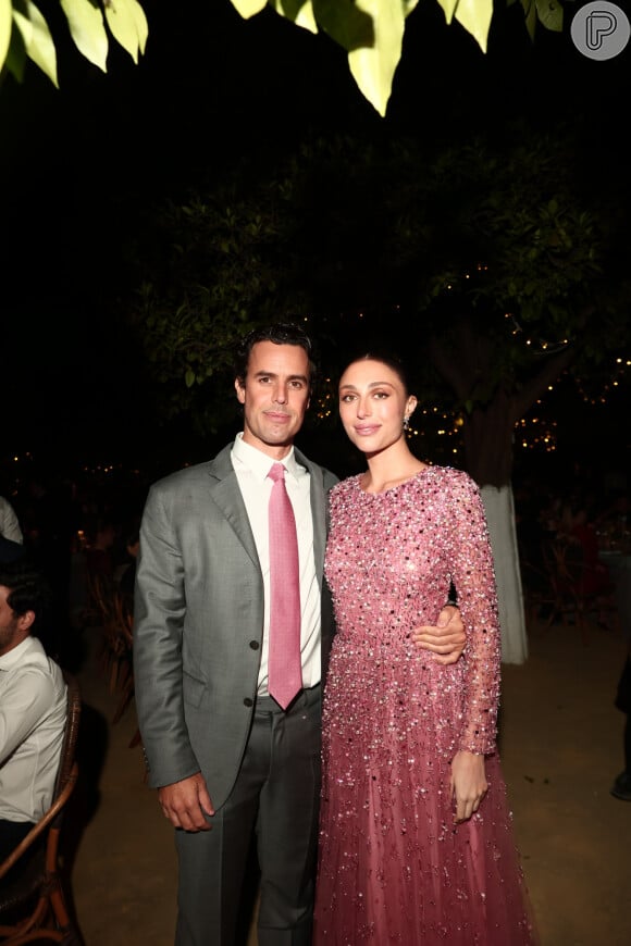 Na noite de sábado, (20) Cesca Civita e Victor Iglesias se casaram, na Espanha. A celebração religiosa aconteceu na histórica Catedral de Sevilha, seguido de festa na Hacienda Soledad.