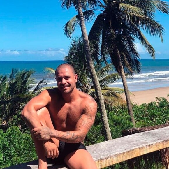 Paolla Oliveira passa bem! Além do corpo, Diogo Nogueira chama atenção com uma beleza natural marcante