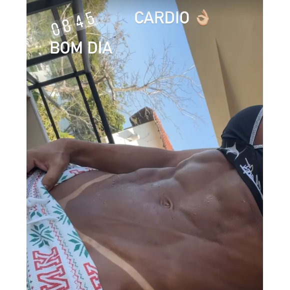 Neste sábado (28), Gracyanne Barbosa mostrou o pós do seu abdômen depois de um treino de cardio