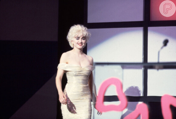 Madonna já teve um cabelo curtinho e platinado, bem no estilo Marilyn Monroe