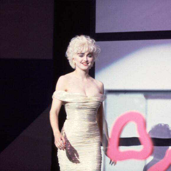 Madonna já teve um cabelo curtinho e platinado, bem no estilo Marilyn Monroe