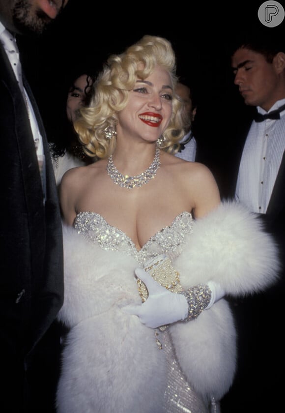 Madonna se inspirou em Marilyn Monroe e apostou nos cabelos loiros platinados que eram marca registrada da artista