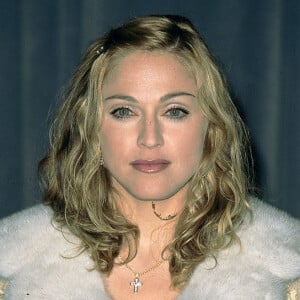 Madonna também já viveu sua era com um tom de loiro mais frio 